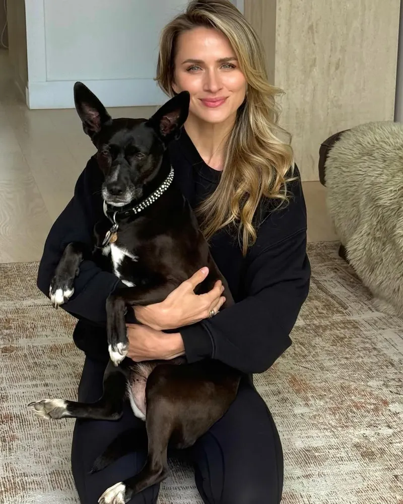 Thumbnail Shantel VanSanten's Stunning Look | PrettyGirls