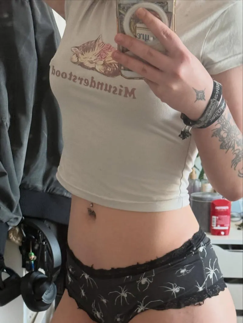 Thumbnail Perfectly Exposed: SugarinTwist's Tummy-Baring Confidence