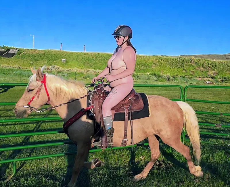 Thumbnail Mundane-Value-7383 Says Howdy to BBWnudists - Join the Fun!