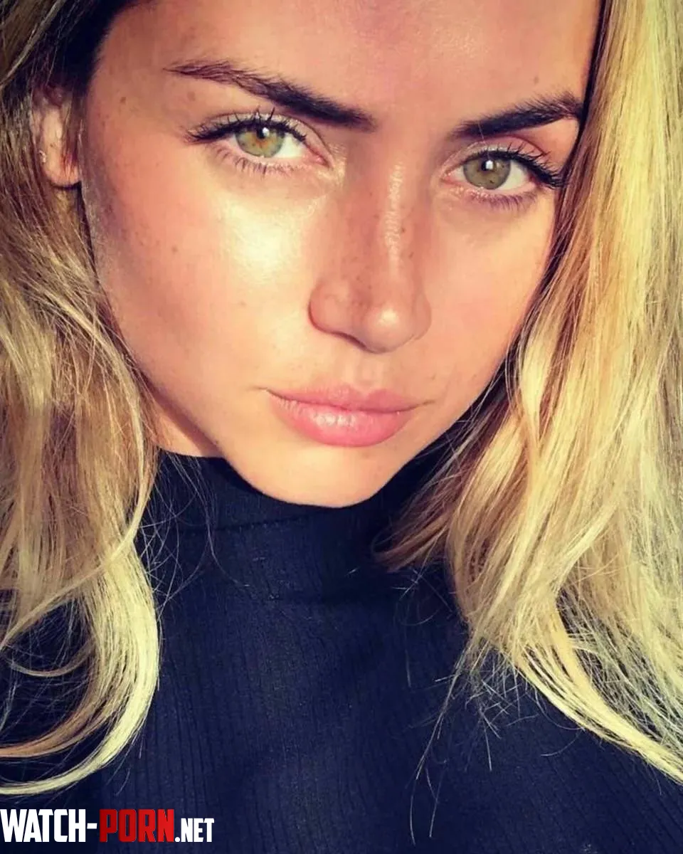 Ana de Armas by UrbanAchievers6371