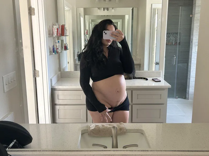 Thumbnail Hungry_Platypus_5325 Asks: Did You Notice the Shaved Bush? in pregnantporn Category