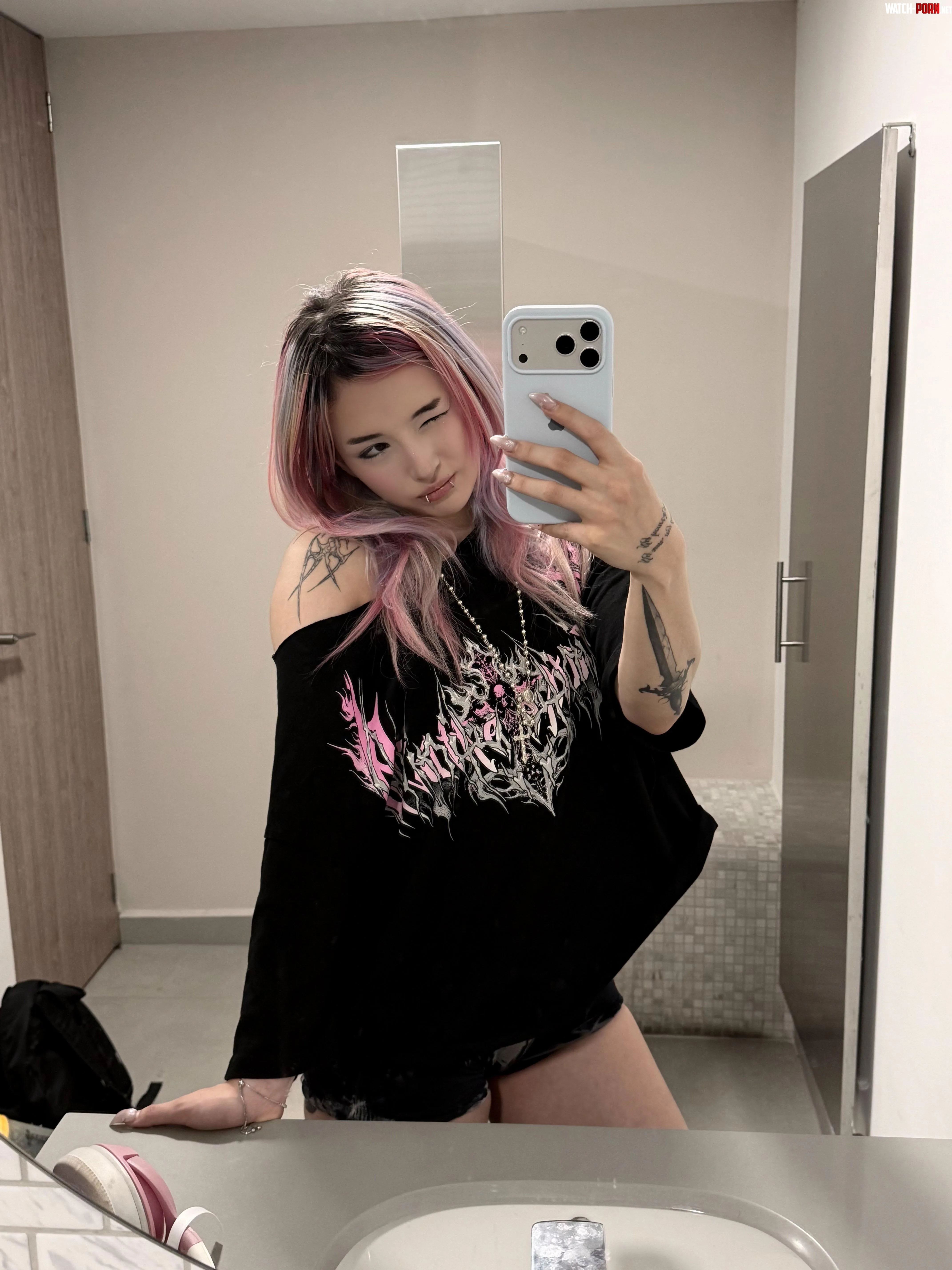 Gym glute gains popping on this girl ^_^ by Bubblybuunny