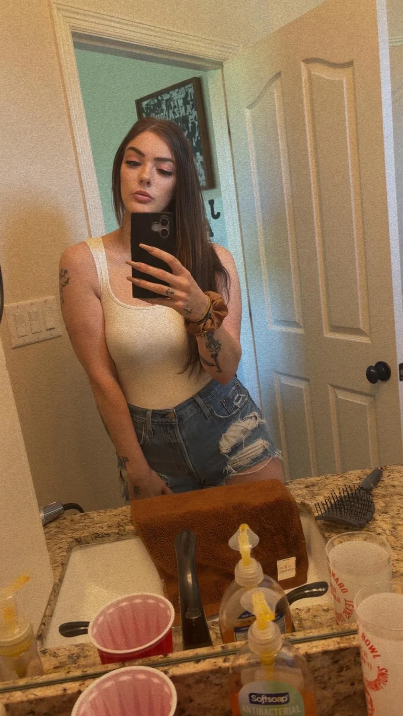 Thumbnail Elegant and Casual: Eggplant-Fan's Nurse Mom Look in classygirls Category