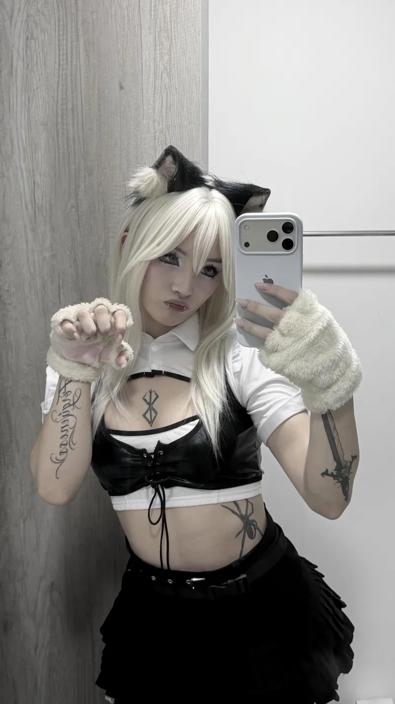 Thumbnail On my knees as the perfect pet girl hoping for my bone toy 🥹 by SugarFrequency