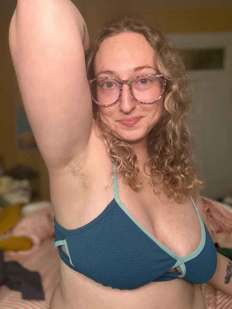 Thumbnail Curly_girly69's Thick vs. Thin Experiences | HairyArmpits