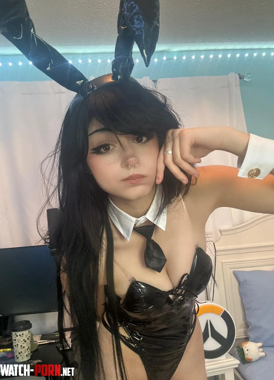 u staring again? i get it.. by Julzzzesss