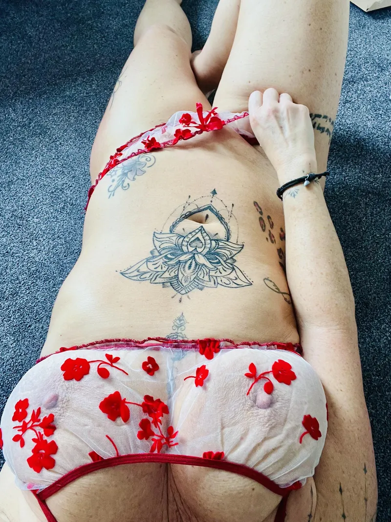 Thumbnail AmyGoddess32's Temptation: All Yours | onlyfanschicks