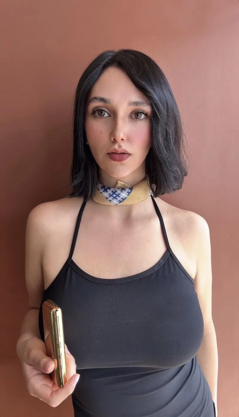 Thumbnail Discover Classic Beauty: 'Beauty in Black' by DryTruck1 - 2busty2hide