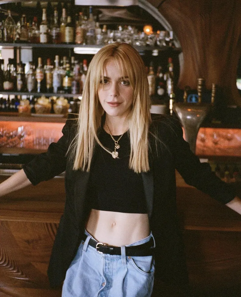 Thumbnail Celebrating Elegance: Kieran Shipka's Timeless Charm by JustAnEUGirl