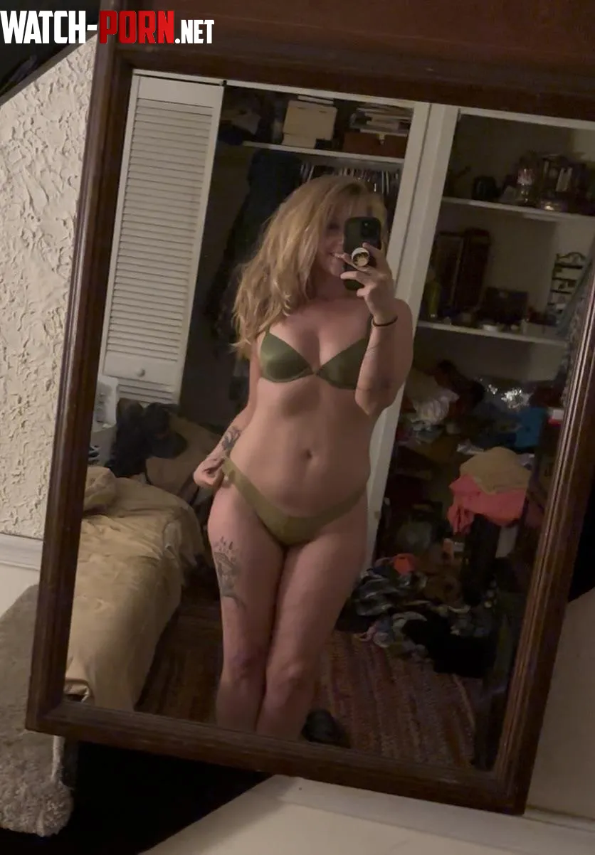 Green is my favorite colour by NoraVines