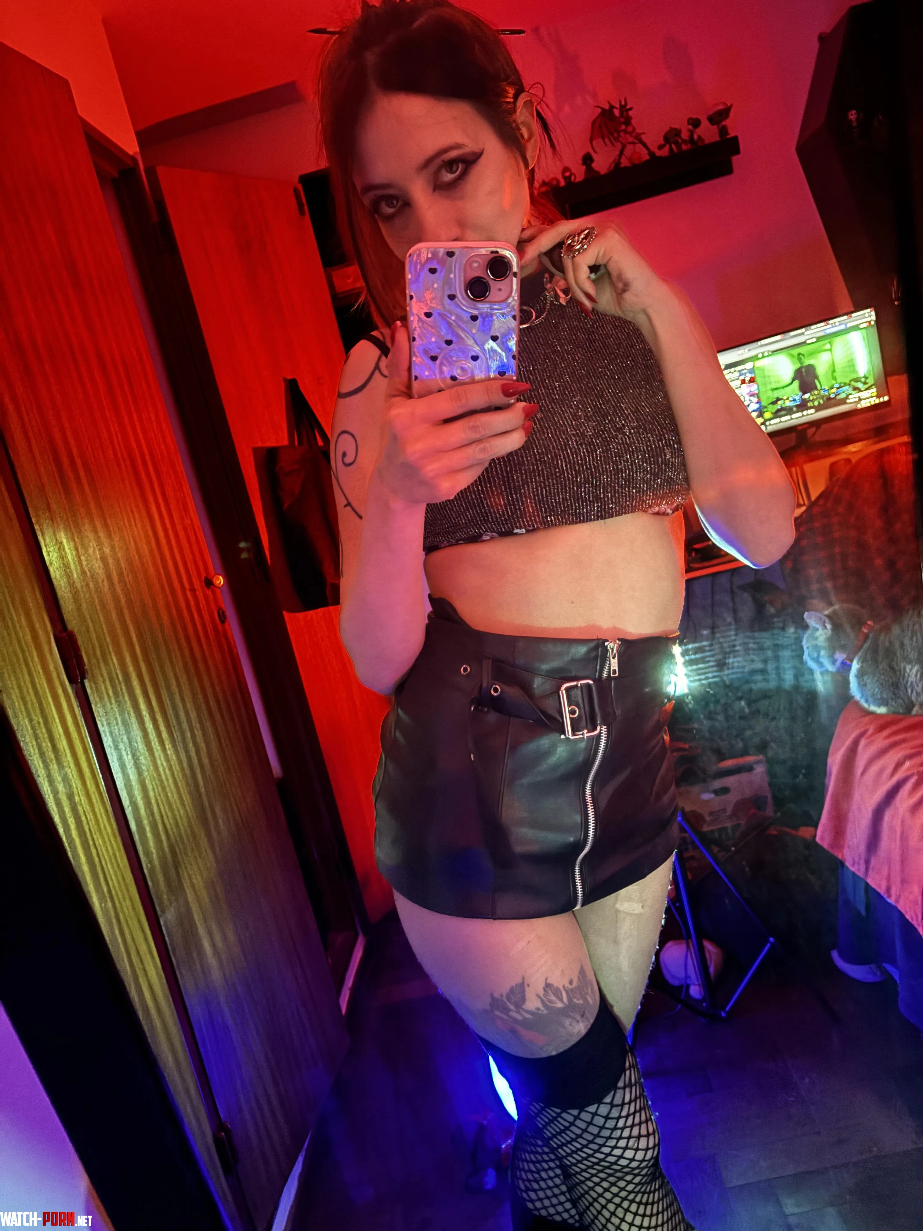 Do you like my leather mini skirt? by Kitsune_goddess