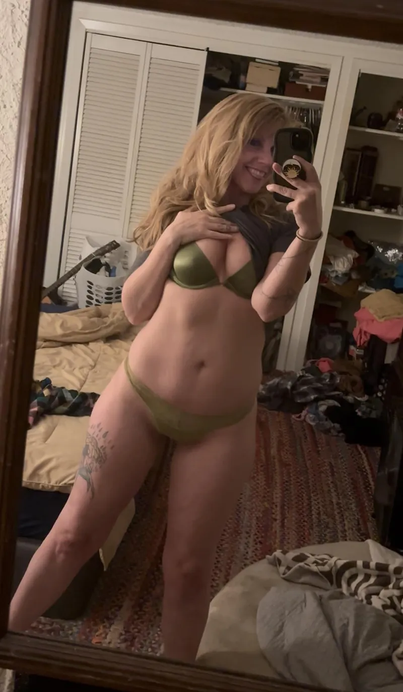 Thumbnail The Truth About Laundry Day, No Judgement by NoraVines in Milfie