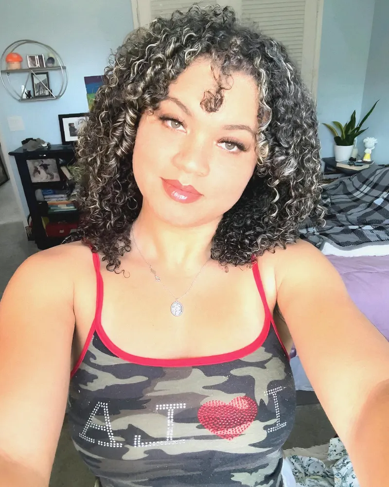 Thumbnail Curlybellegeous: Hot Black Chicks Worth Following