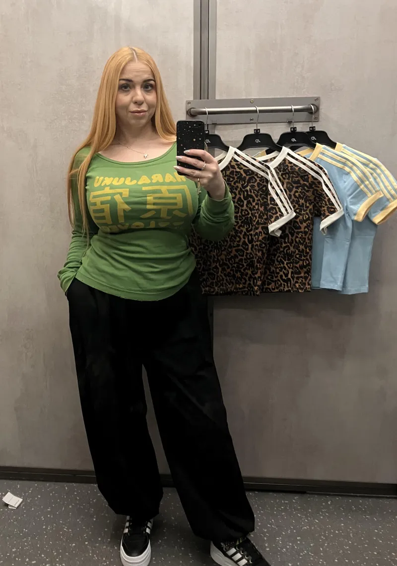 Thumbnail Exploring the Allure of Being Small Yet Busty - 2busty2hide Article by kel_kitty