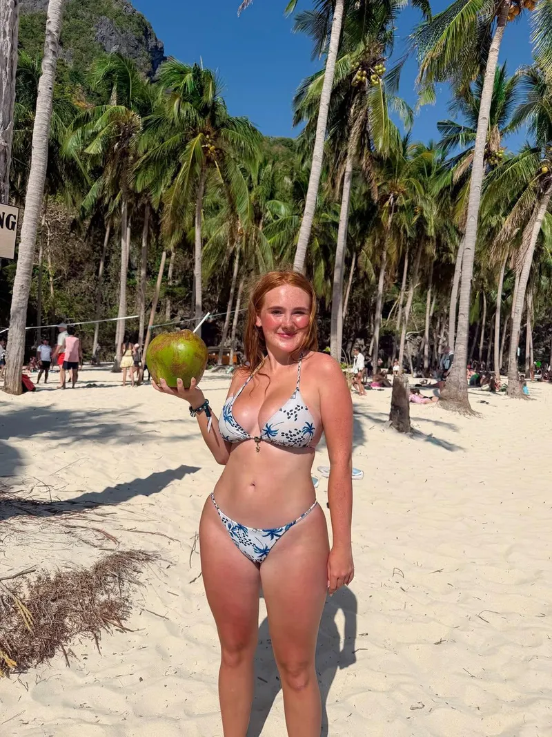 Thumbnail Intriguing Beauty of Nice Coconuts: A Visual Delight by blasterpiece | YGWBT