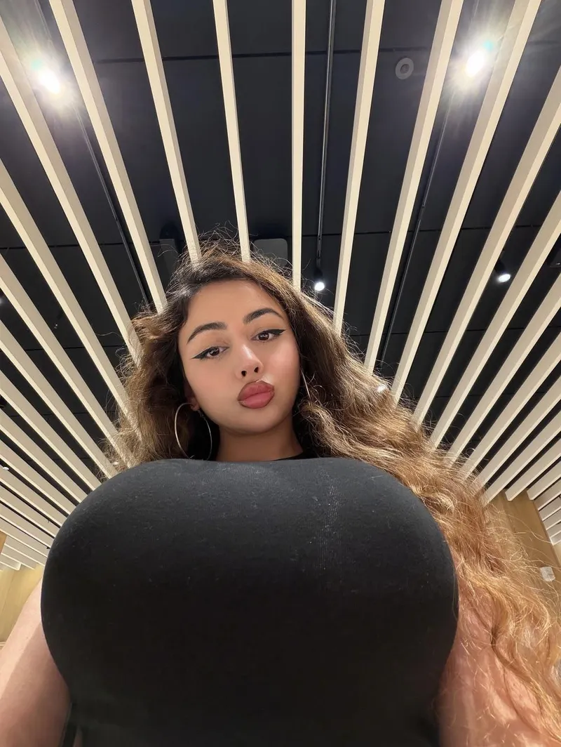 Thumbnail Seductive Pose: The View Down There | mrprofessional2727