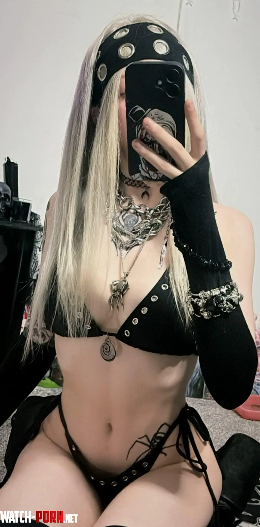 Ready to be used by LivingDeadGothh