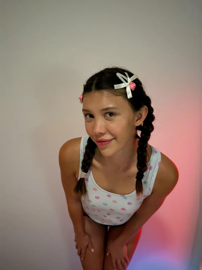 Thumbnail sweetpea_smilee's Cute and Chic Crop Top Style Inspiration