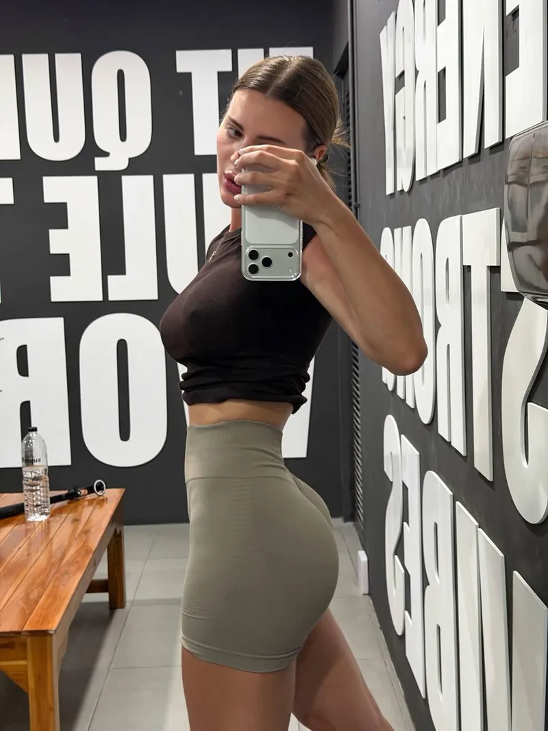 Thumbnail mikylustof's Distraction: Prepare to Get Distracted Here | ThickFit Insights