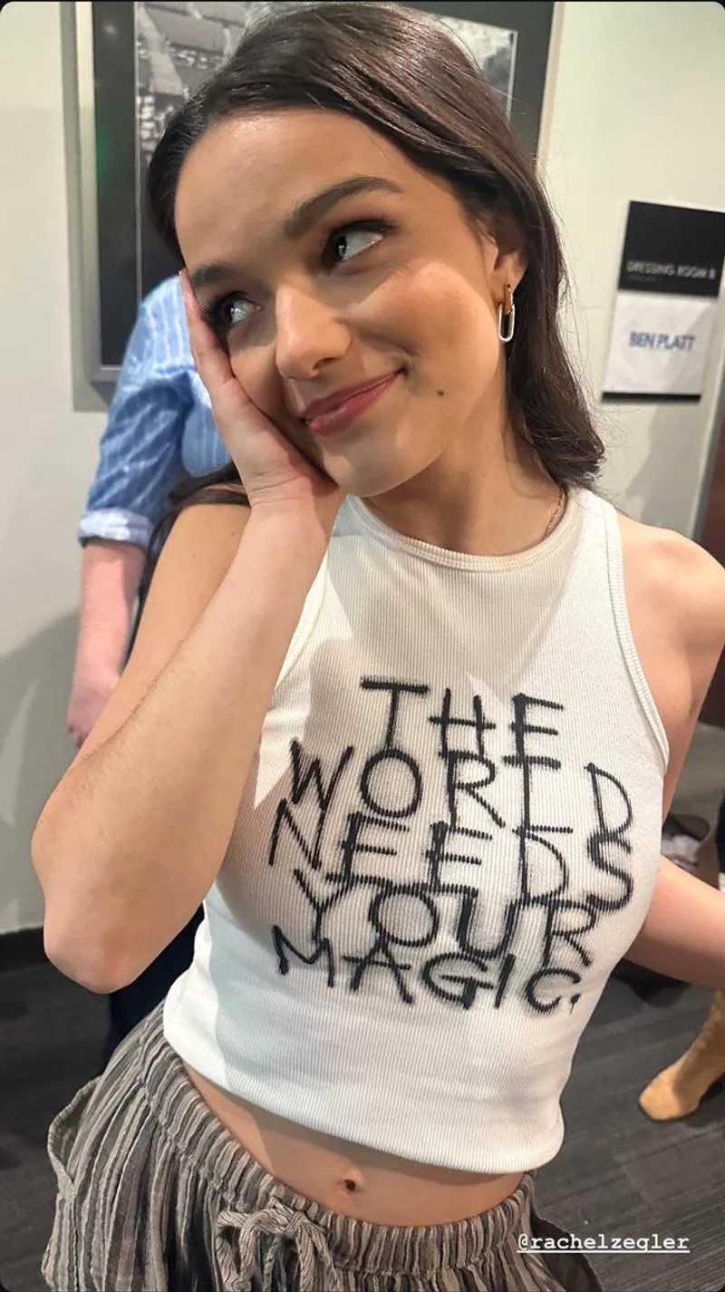 Thumbnail Rachel Zegler: Captivating the Celeb Scene | southsideserpent18