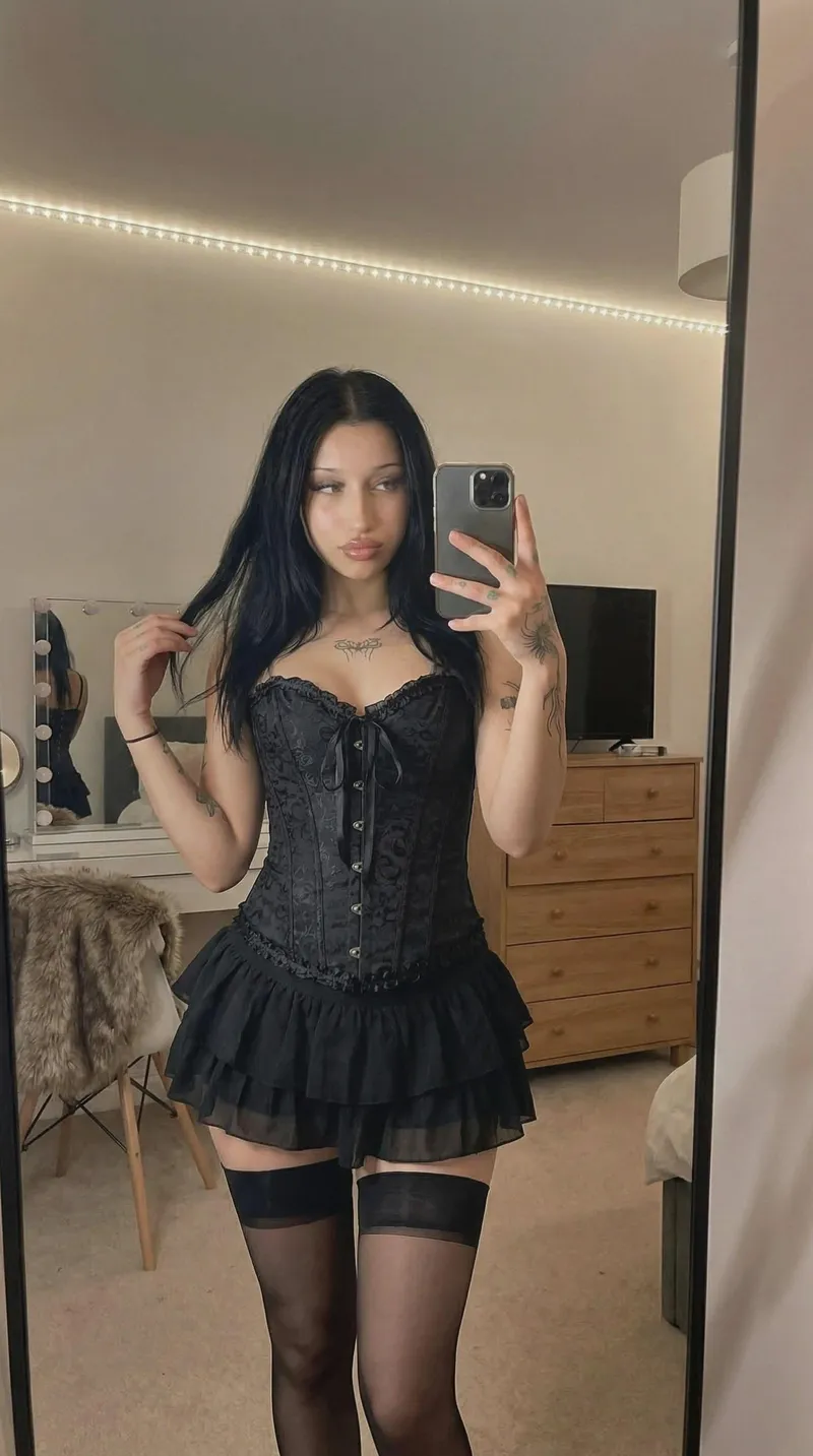 Thumbnail Salt-Revenue7444: A Stranger's Provocative Question | OnlyFans101