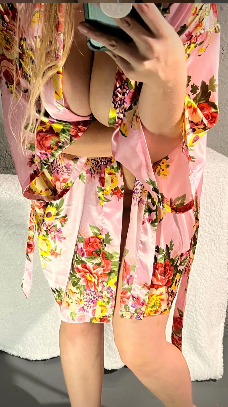 Thumbnail Rise and Shine with jessiequeenb: Sensual Content on OnlyFans101