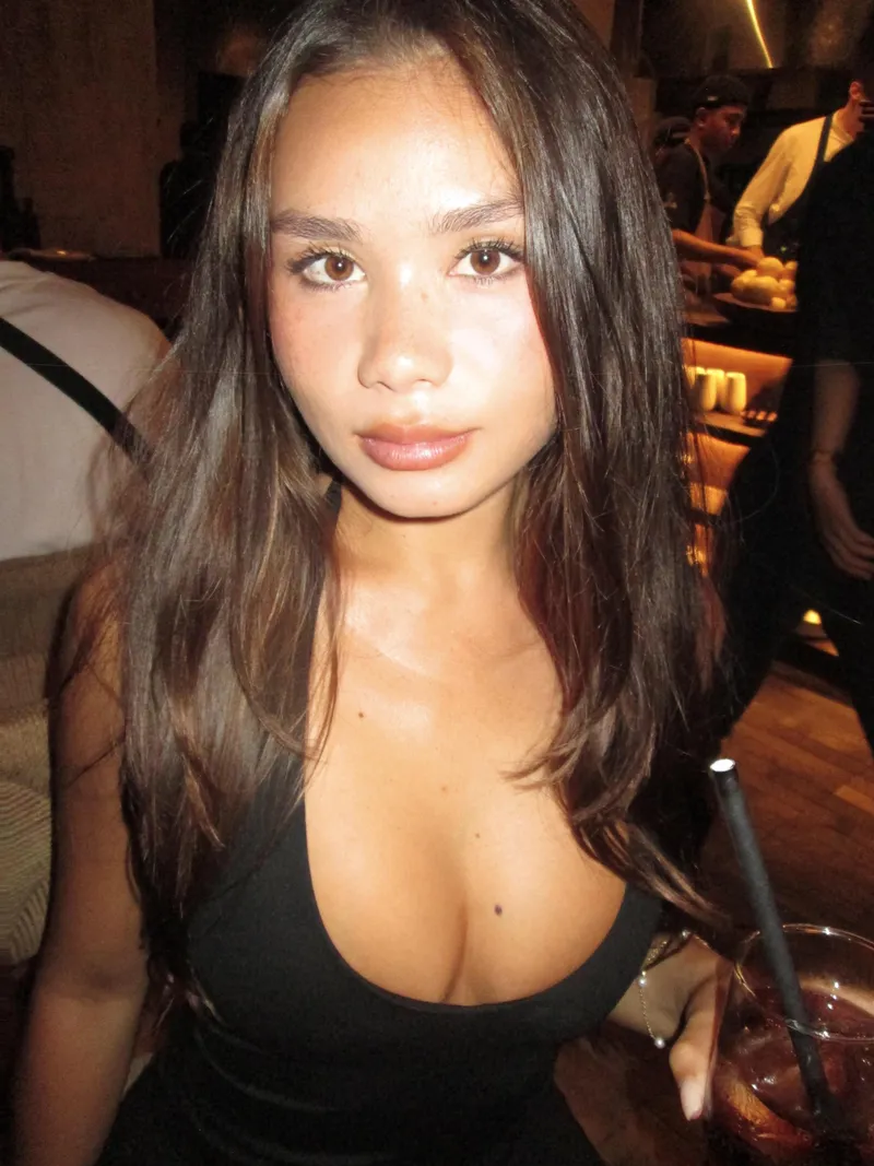 Thumbnail Meet Your Brunette Girl - An Article by zerobren in the Brunette Category