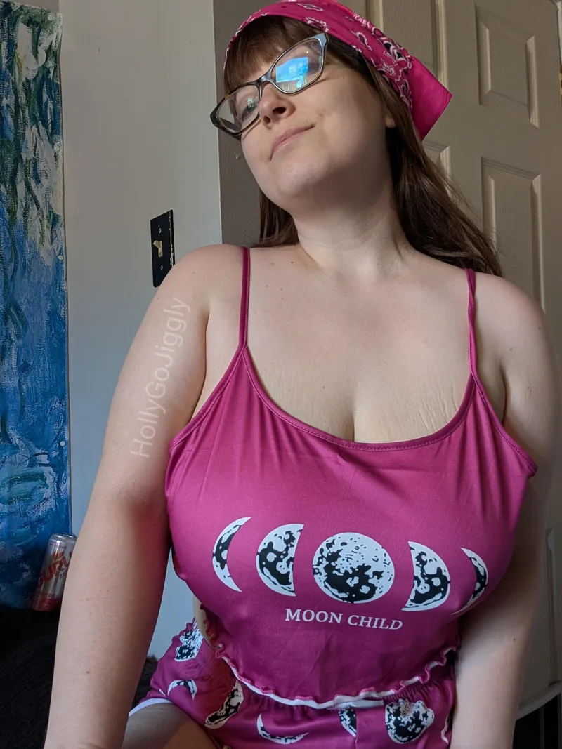 Thumbnail Moon Child Howls with HollyGoJiggly | slightlychubby