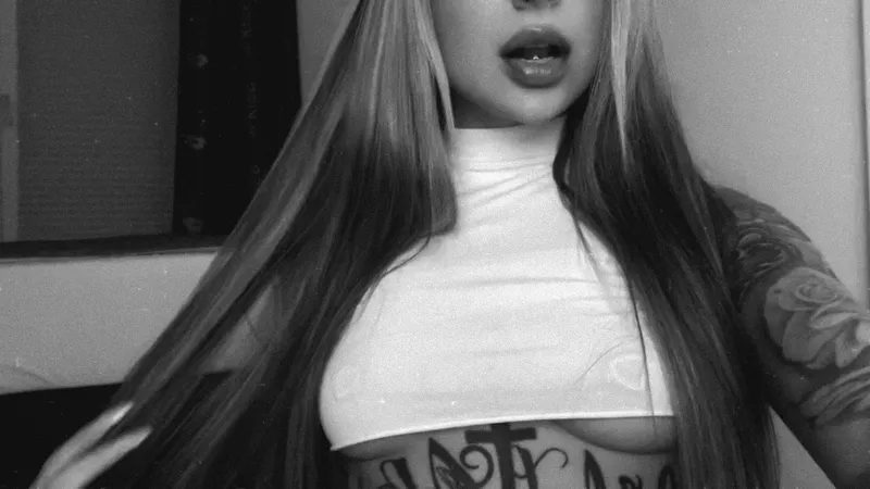 Thumbnail CharmVoice_ Enjoys Hot Summer Days in Sexy NSFW Outfits