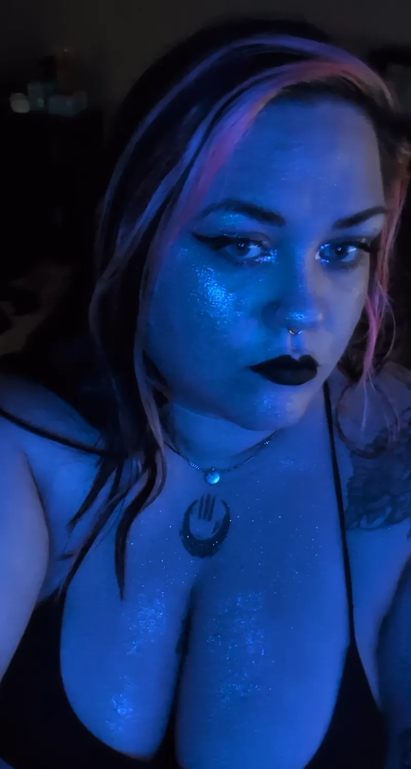 Thumbnail OliYellsALot: Experience GFE and More on Exclusive OnlyFansChicks