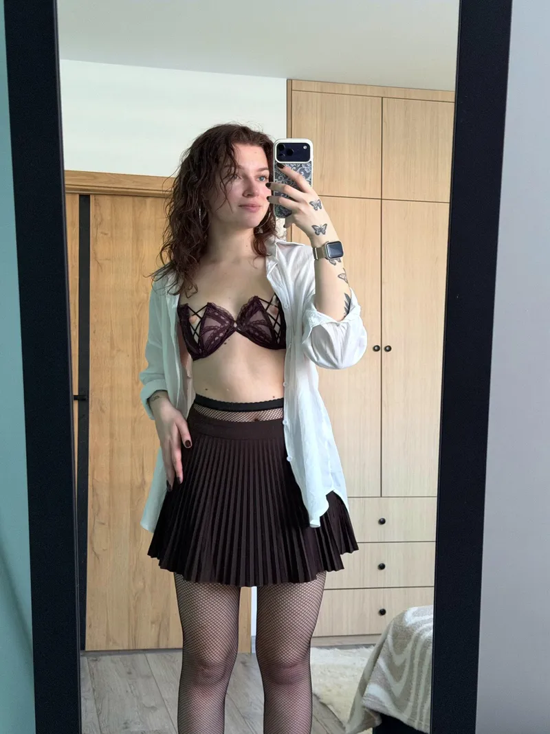 Thumbnail Cute or Sexy? moonnlitpath's Fascination on OnlyFans101