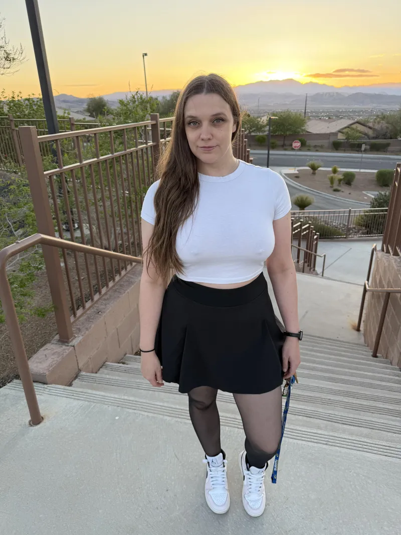 Thumbnail luv_heidii Explores 'Sunsets and Braless in a White Shirt'