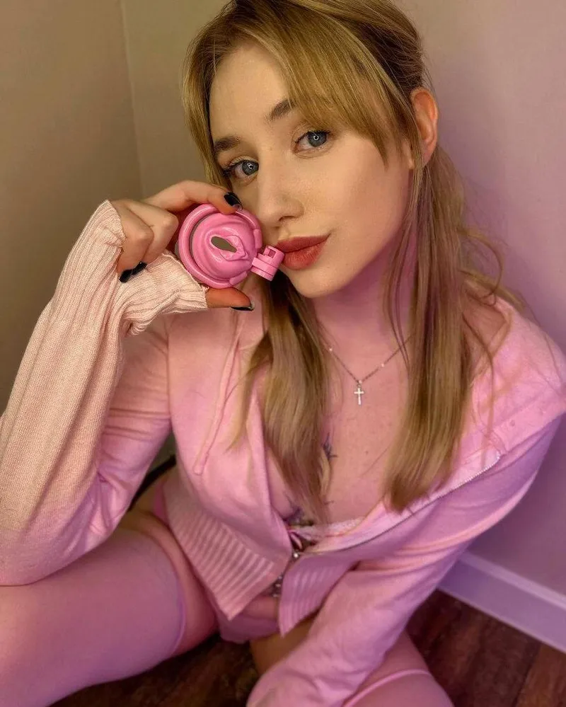 Thumbnail WhimsySugar's Offer: Locked Friendship for 85 Hours | BDSMGW