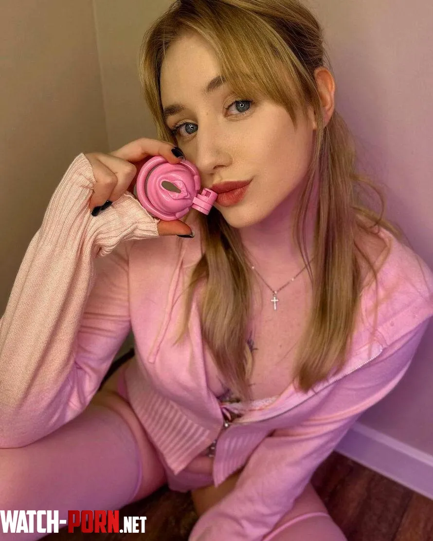 Can keep you locked for 85 hours as friends? [F] by WhimsySugar