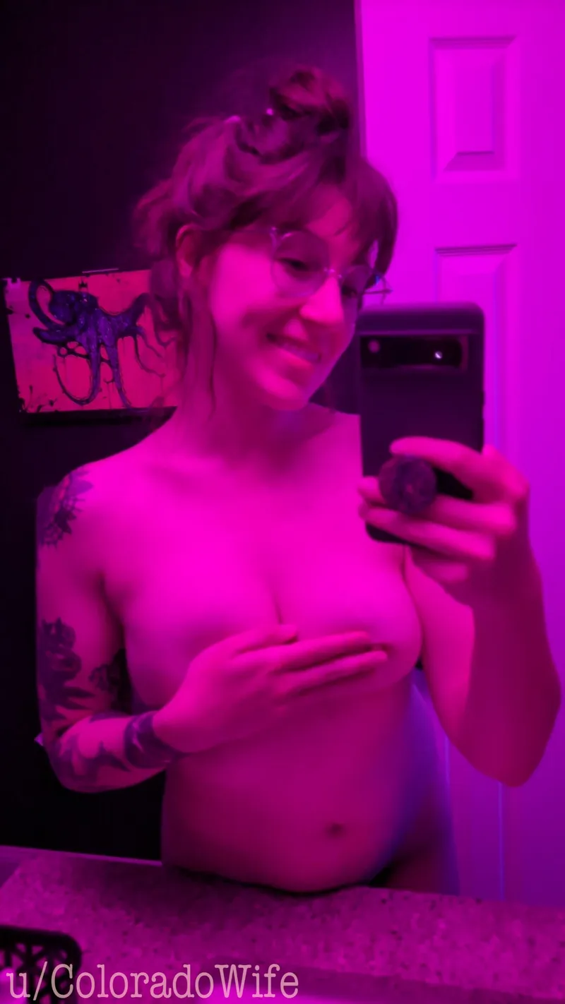 Thumbnail ColoradoWife Shines in Fun Bathroom Lighting with Handbra | handbra