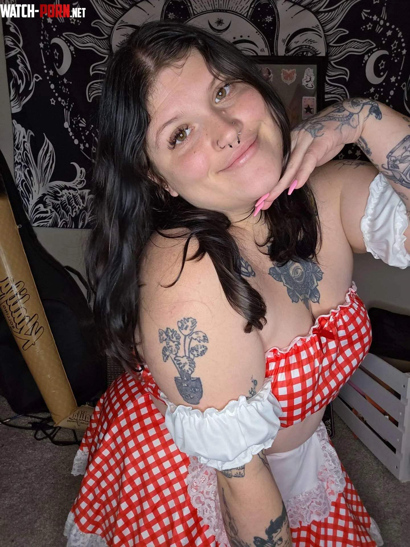 Hii I’m Kitty and I’m on insta @h3llokittybabyy by cannakweeen