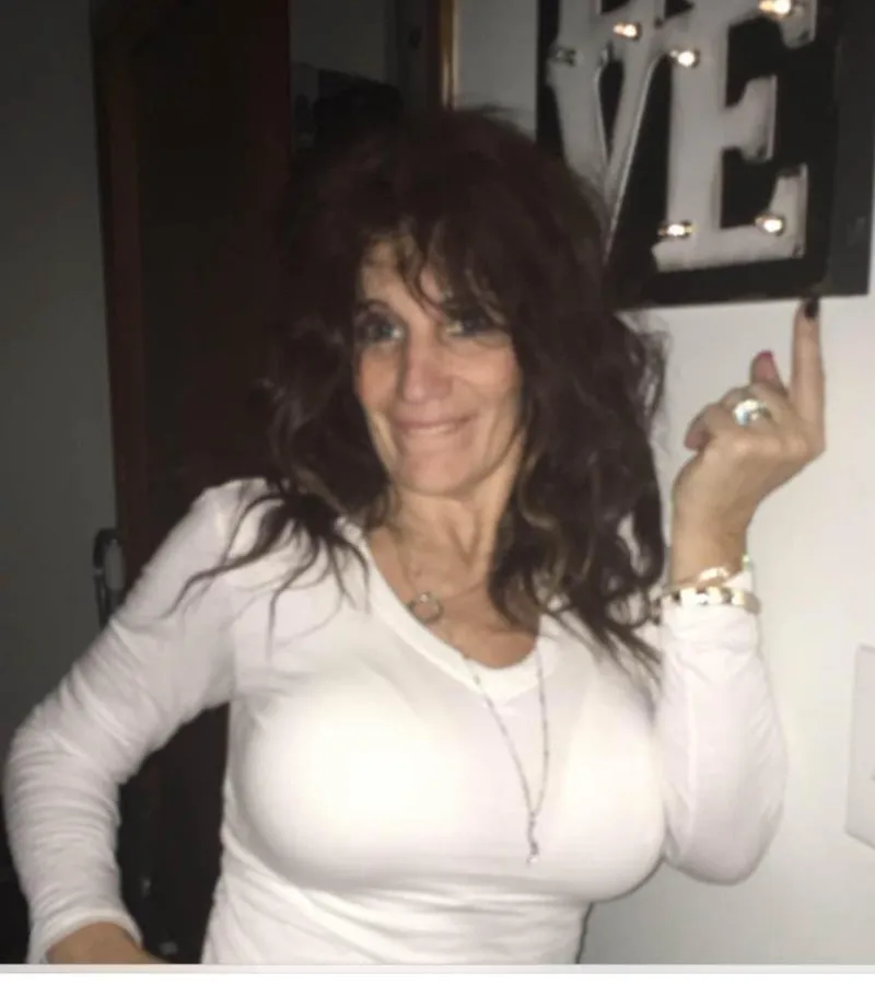 Thumbnail Homebound Adventures: Indulge in GILF with KelliKiss37