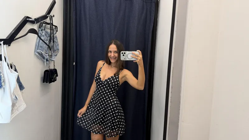 Thumbnail babyycarrie's Charm: A Glimpse into Karina_Hodosevich's World