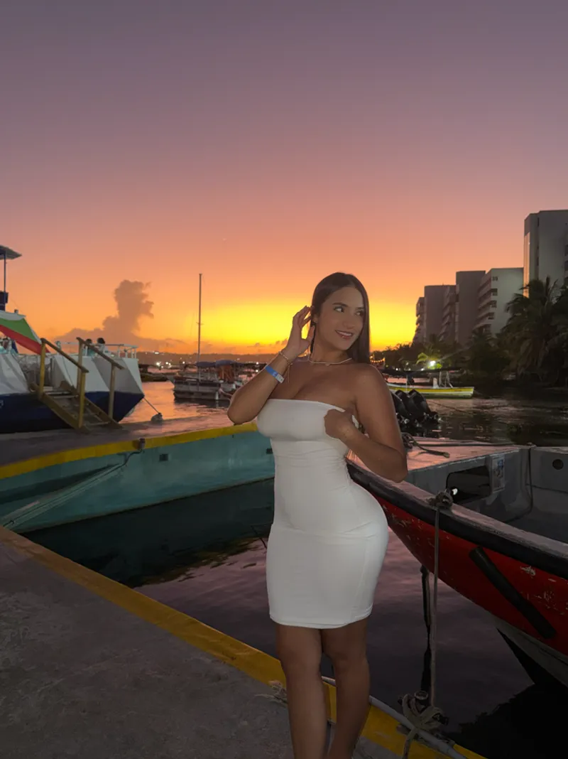 Thumbnail Fashion Poll: How Does This Dress Look on Me?