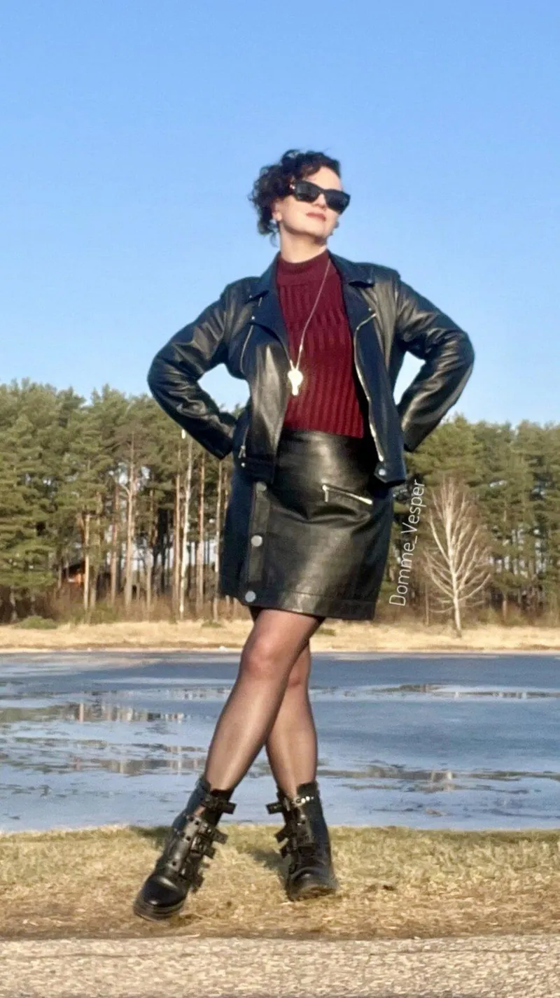 Thumbnail Just another day in my favorite skirt by domme_vesper_