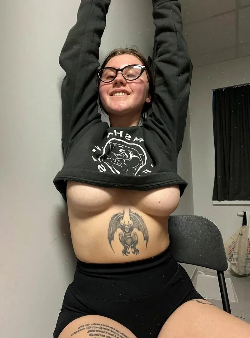 Thumbnail Uncovering Secrets: this is what they look like under a sweater by starlit_dove