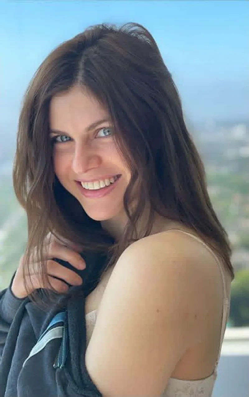 Thumbnail UrbanAchievers6371 Presents Alexandra Daddario's Charm | PrettyGirls