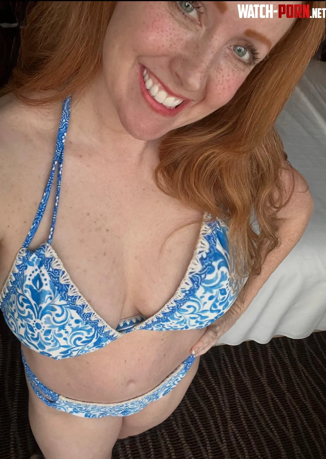 Redhead MILF Jenna by Nursedudz1980