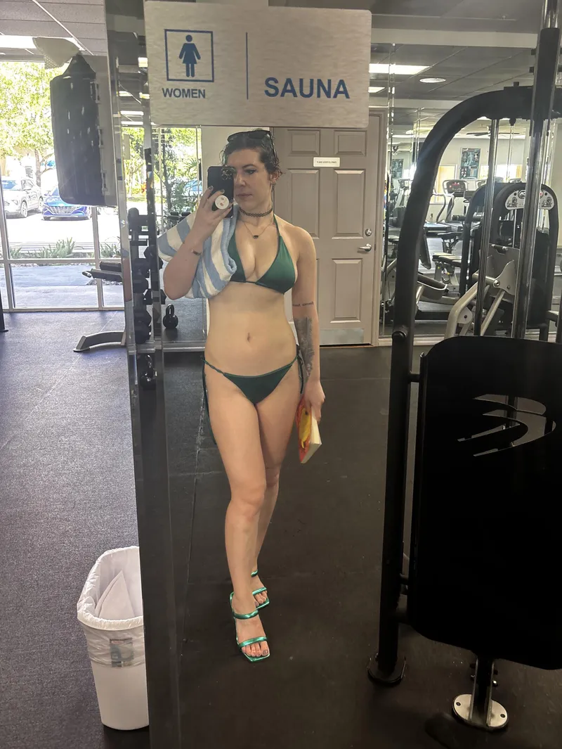 Thumbnail sirenskiss3: MirrorSelfie Fun in a Bikini Affair