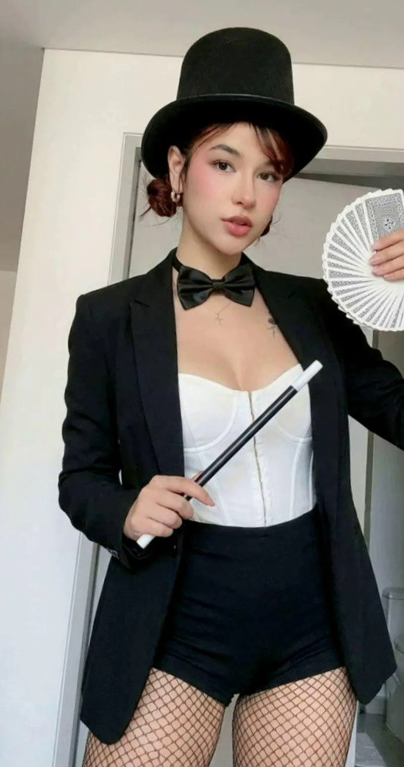 Thumbnail Mystical Charm: Zatanna Cosplay by evildollxx by evildollxx - superheroporn