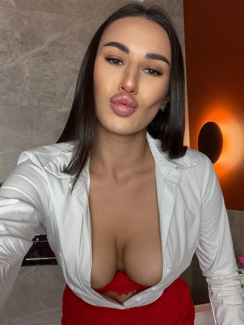 Thumbnail Desperado63's Downblouse Confession - Let's Keep It a Secret