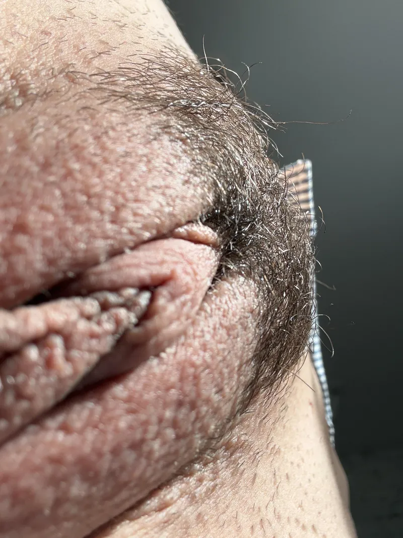 Thumbnail Fur-tunate Encounters: chloethewife's Guide to Embracing Hairy