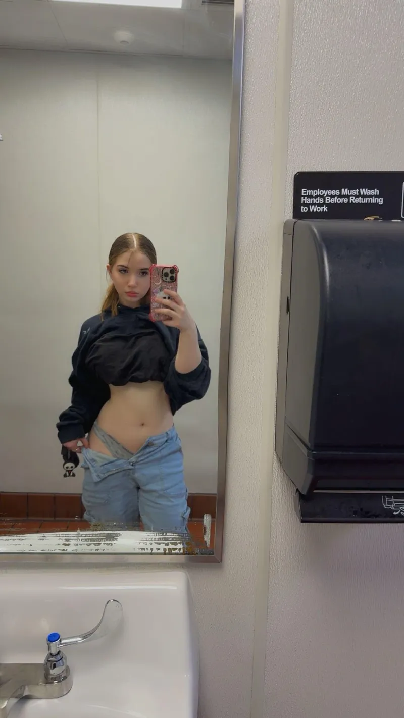 Thumbnail More of My Natural Body Eye Emoji by shymunkey - MirrorSelfie