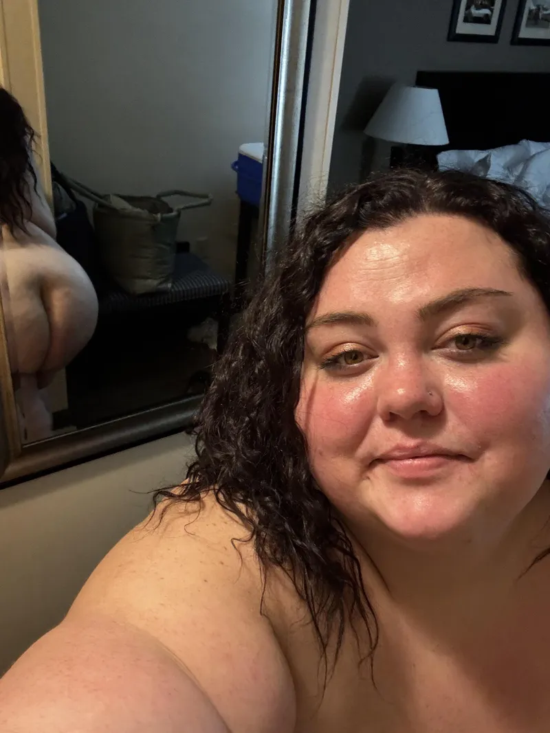 Thumbnail Naked Hotel Escapades by mixdp in the ssbbw Realm