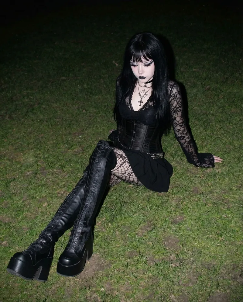 Thumbnail How about a date in a cemetery by rainbowtraffic